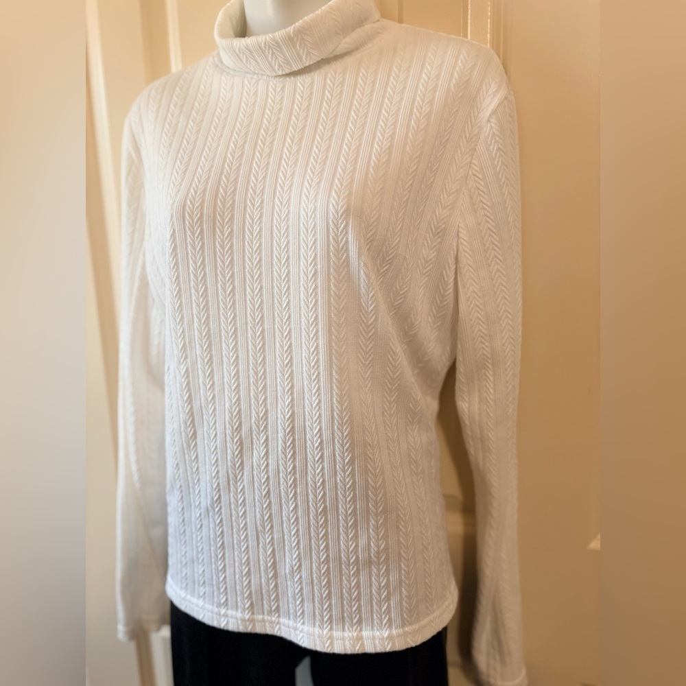 Winter white turtleneck, size M/L see measurements in photo, purse, not included - Picture 3 of 6